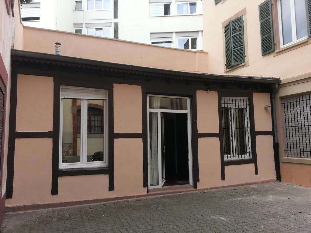 Charmant Studio A Strasbourg Apartment ภายนอก รูปภาพ