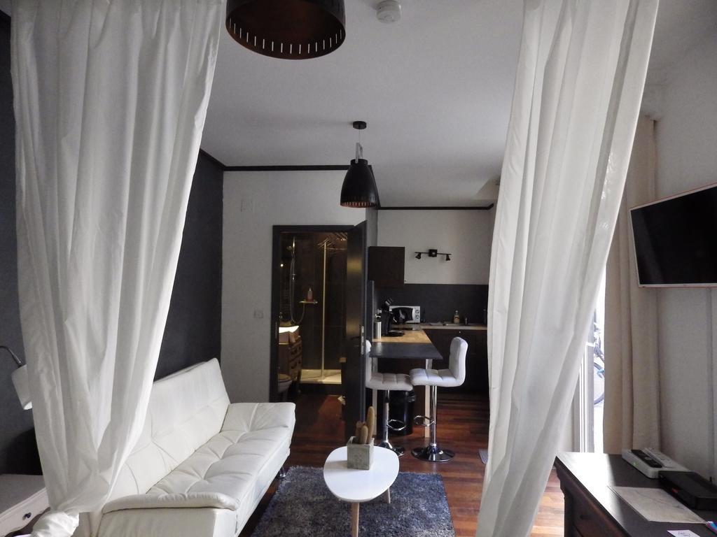 Charmant Studio A Strasbourg Apartment ภายนอก รูปภาพ