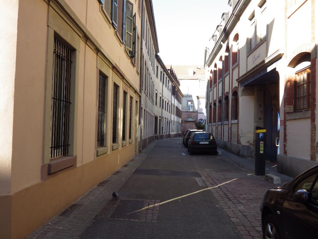 Charmant Studio A Strasbourg Apartment ภายนอก รูปภาพ