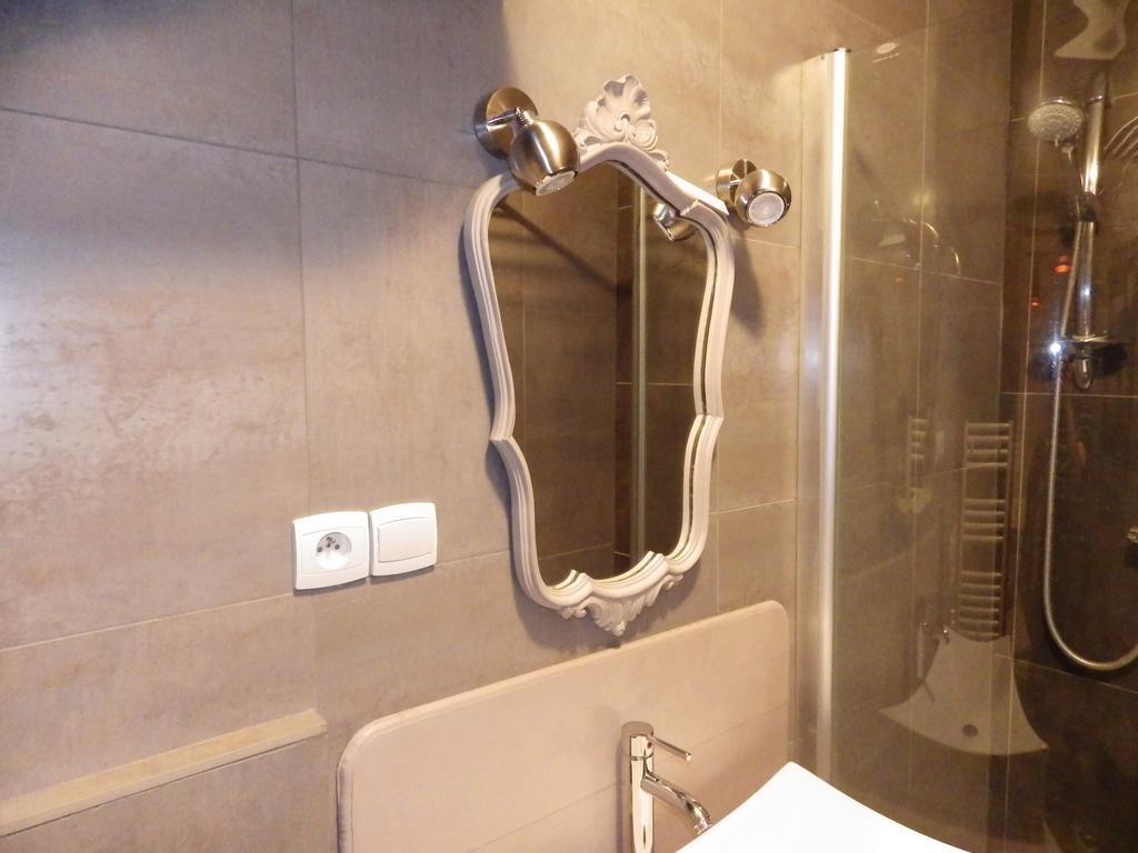 Charmant Studio A Strasbourg Apartment ภายนอก รูปภาพ